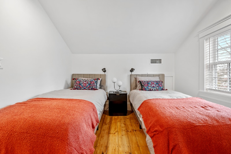 Building Photo - 30 E Main St