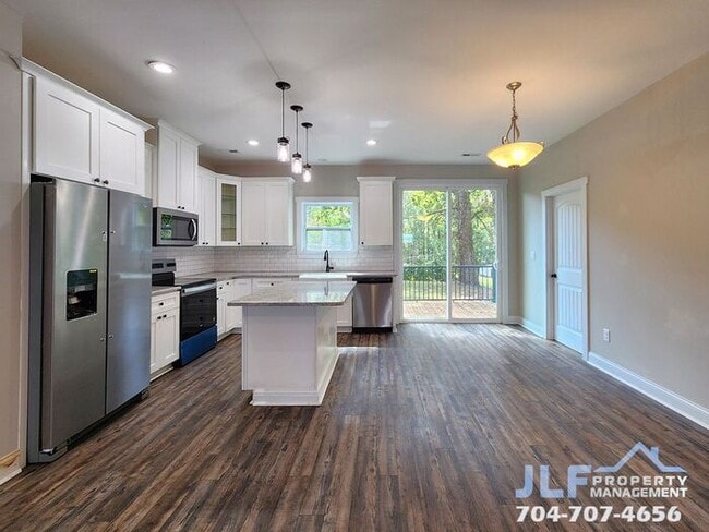 Building Photo - Charming 3 Bed/2 Bath Ranch in Kings Mount...