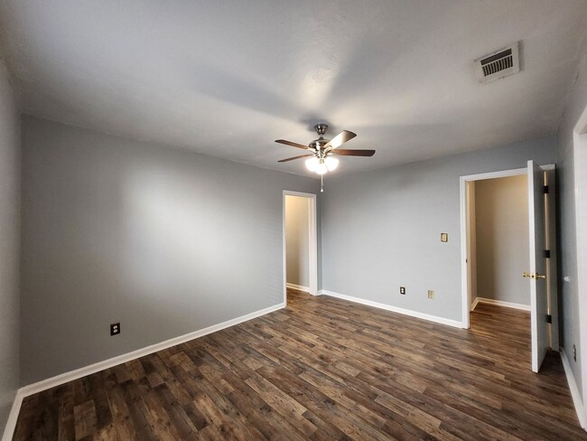 Building Photo - Updated 2 bedroom duplex with all wood flo...