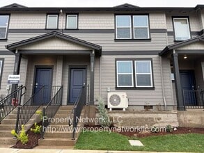 Building Photo - Wonderful 3 Bedroom Townhouse