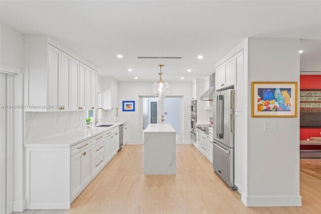 Building Photo - 14270 SW 74th Ct