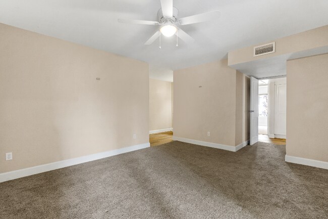 Building Photo - 4950 N Miller Rd