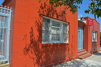 Building Photo - Daisy Apartments