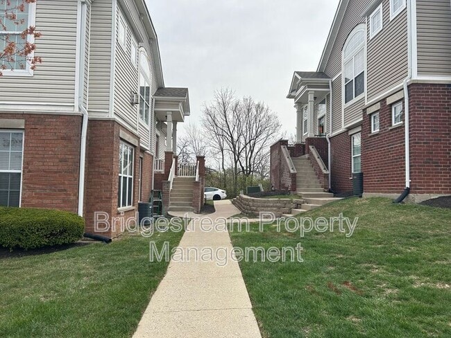 Building Photo - Lilac Lane 3658-3