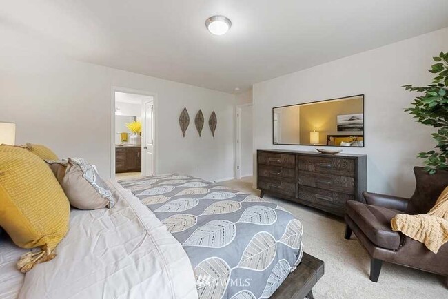 Building Photo - 1022 91st Ave SE