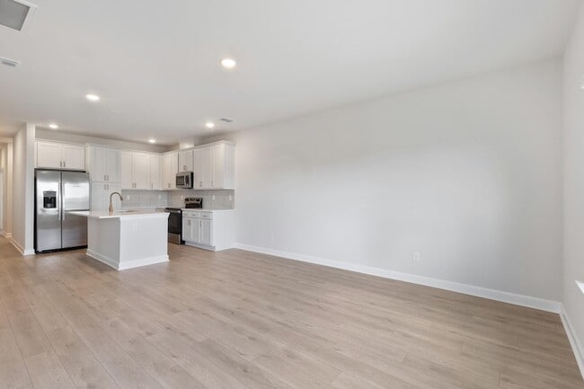 Building Photo - 730 Ebb Tide Rd