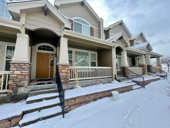 Building Photo - Modern Townhome
