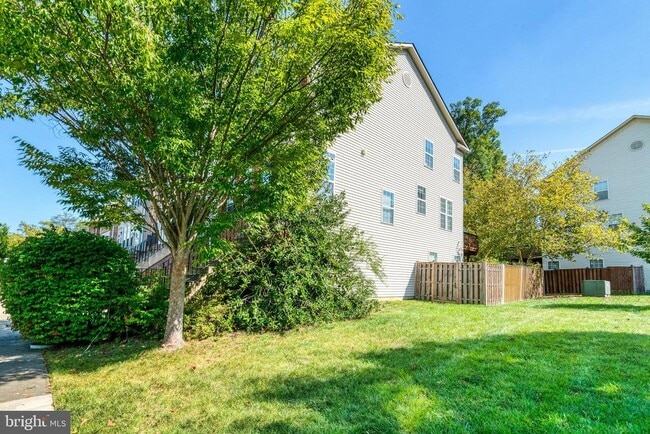 Building Photo - 8535 Wyngate Manor Ct