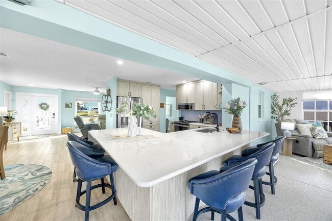 Building Photo - 1015 Spindle Palm Way