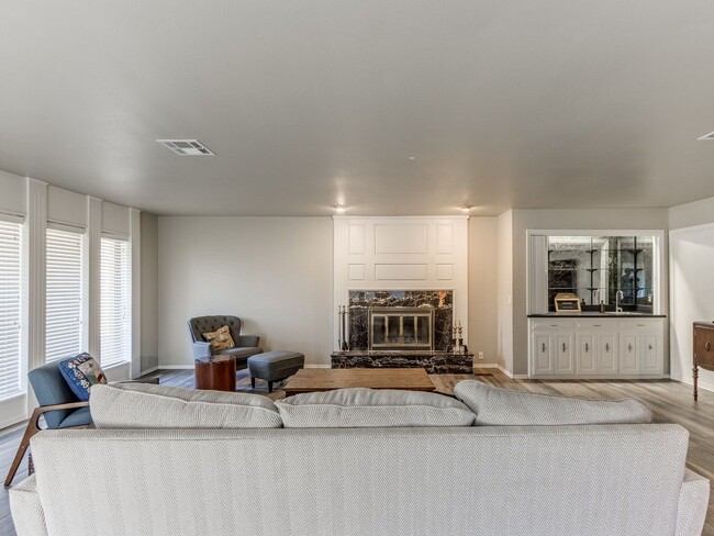 Building Photo - Mid-Term Rental in Glenbrook Addition, Nic...