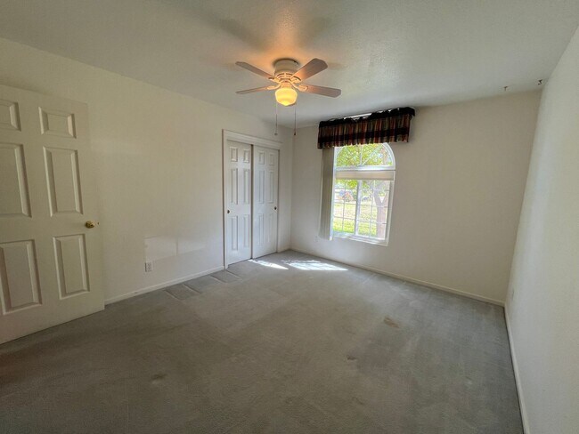 Building Photo - Now Available! In Madera Ranchos