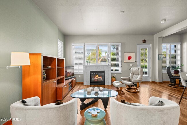 Building Photo - 17 W Vernon Ave