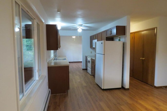 Building Photo - 722 Highland