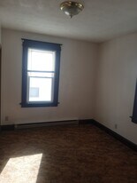 Building Photo - 66 Williams St