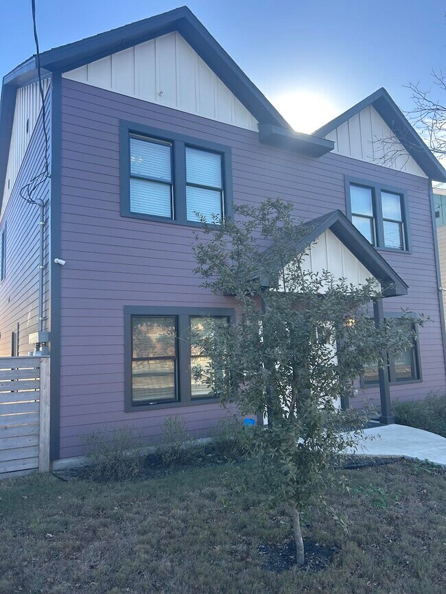 Building Photo - 1822 Martin Luther King Dr