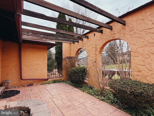 Building Photo - 1317 Mettler Rd