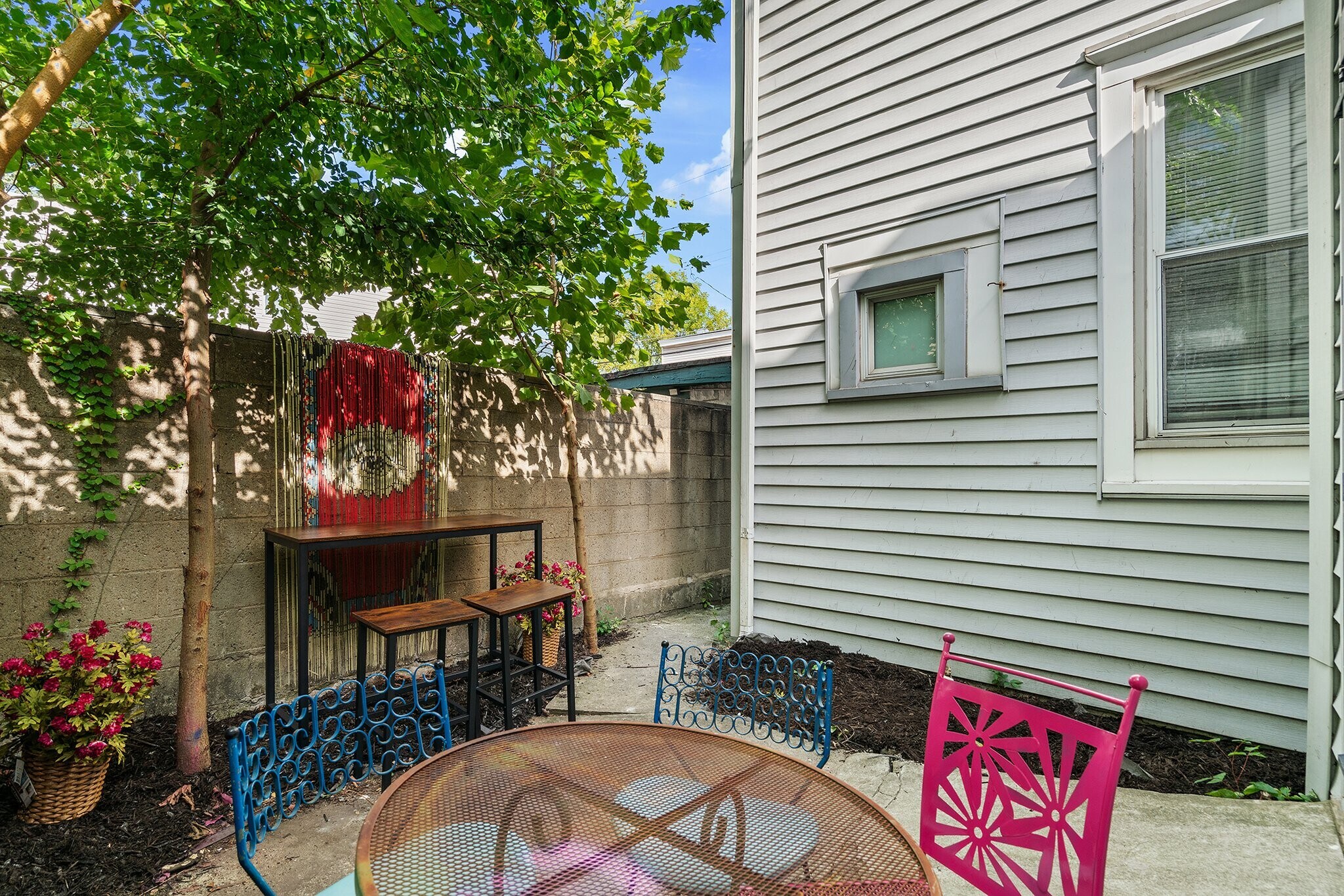 Building Photo - 1123 Brabec St