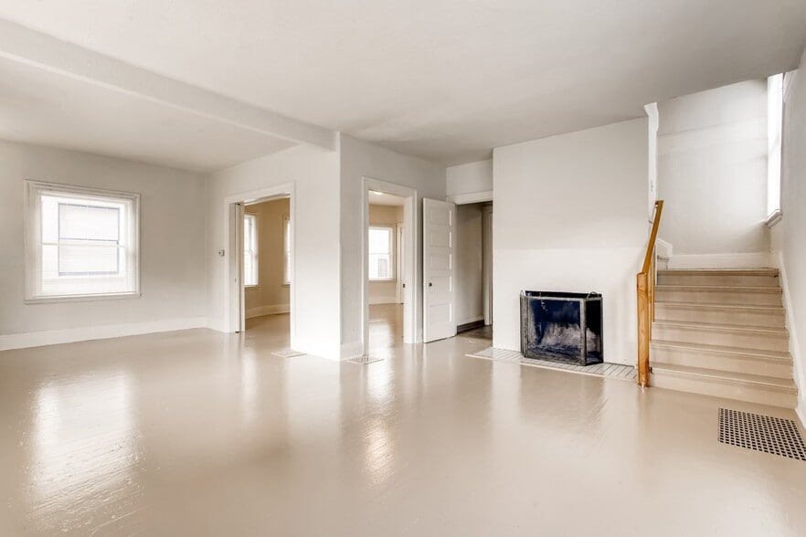 Building Photo - 2273 NW Hoyt St