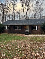 Building Photo - 105 Cherokee Trl