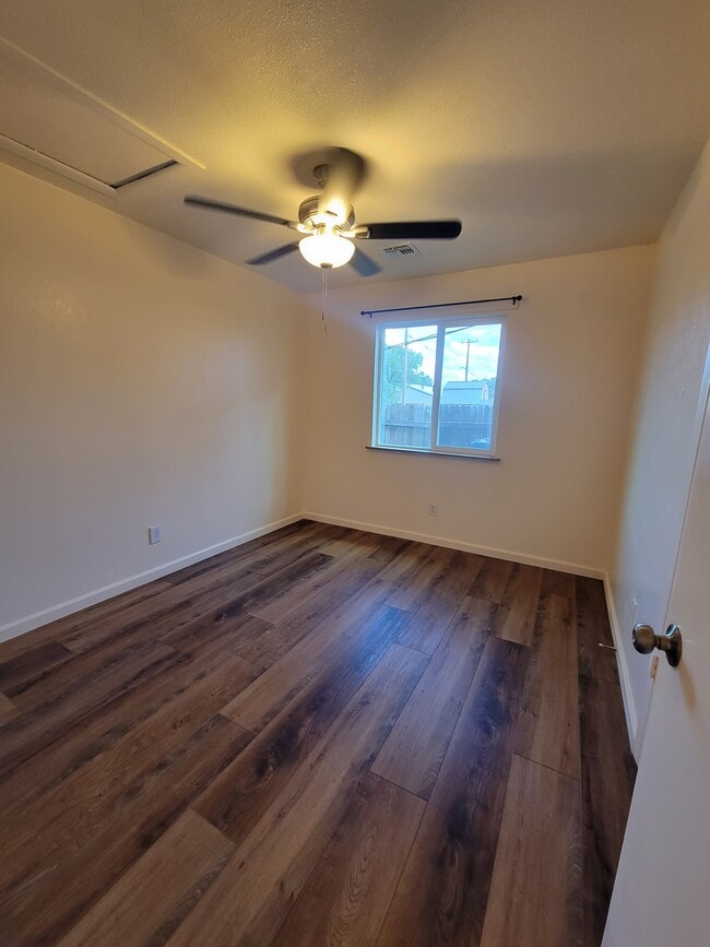 Building Photo - 2024 N 2nd St