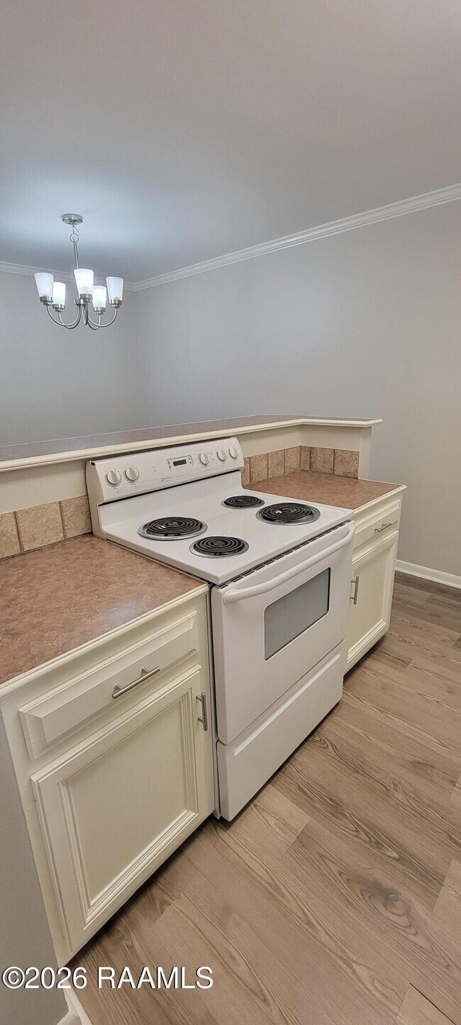 Building Photo - 220 Doucet Rd