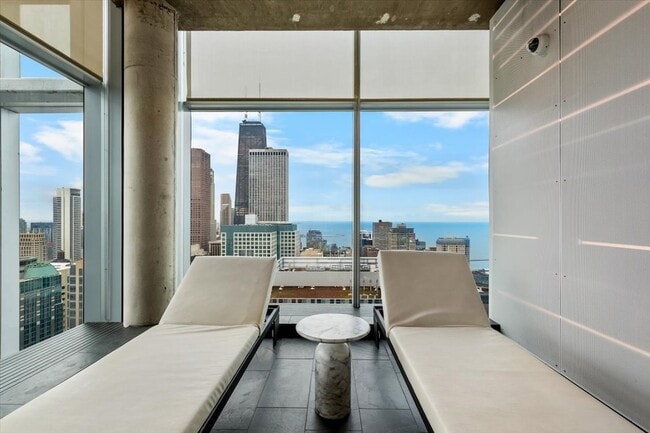 Building Photo - 600 N Fairbanks Ct