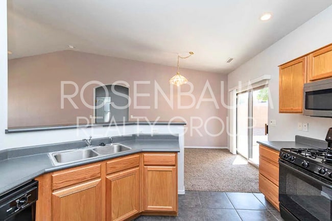 Building Photo - Beautiful 3-bedrooms, 2-baths home nestled...