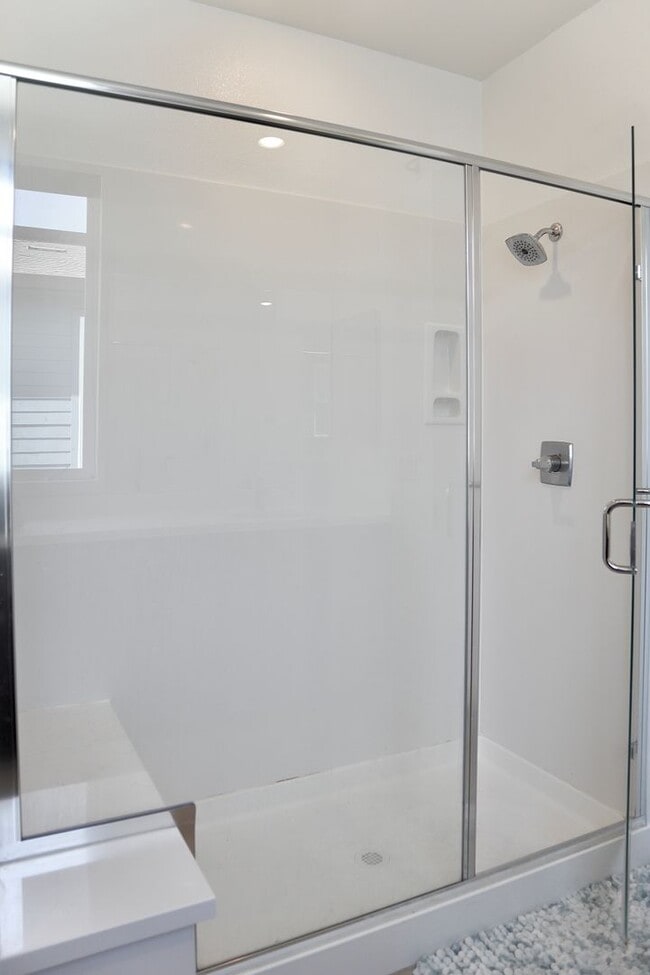 Building Photo - Gorgeous 3-story Townhome Available for Rent! Cherry-Guardino Neighborhood