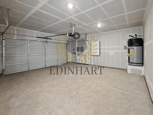 Building Photo - 1820 Klamath Rd S