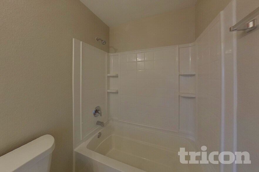 Building Photo - 1221 Dianthus Dr