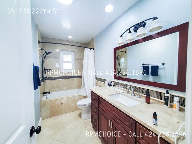 Building Photo - 3507 W 227th St