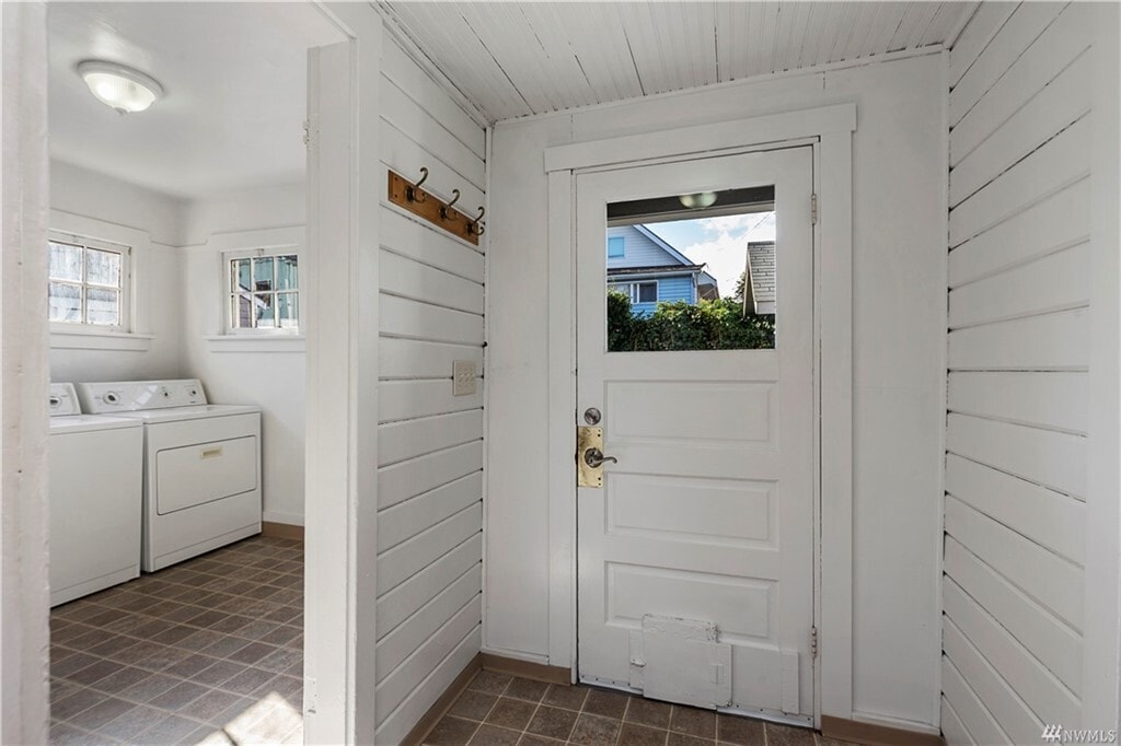 Building Photo - 5511 Brooklyn Ave NE