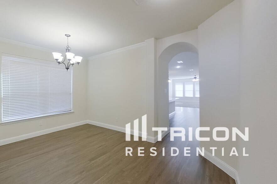 Building Photo - 208 Melody Wy