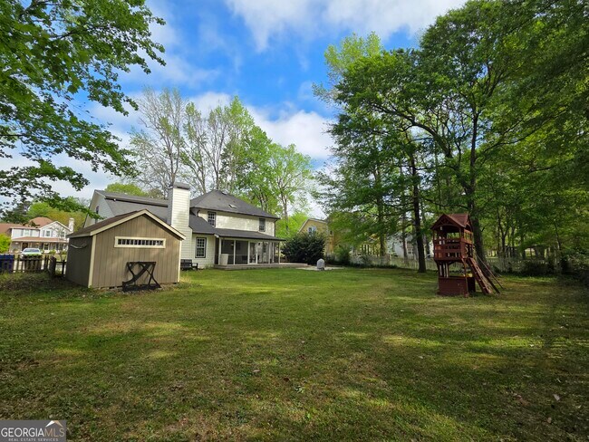 Building Photo - 215 Calgary Dr