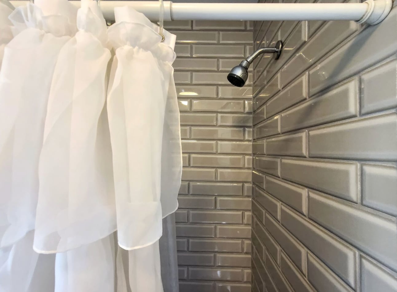 Building Photo - 556 W Arlington Pl