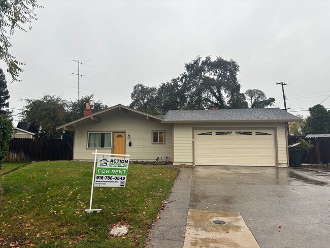 Building Photo - East Roseville, Sierra Gardens 3 Bedroom, 2 Bathroom, 2 Car Garage, Oversized Driveway, Culde-sac...