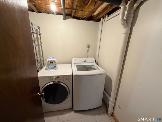 Building Photo - 23 Magnolia St