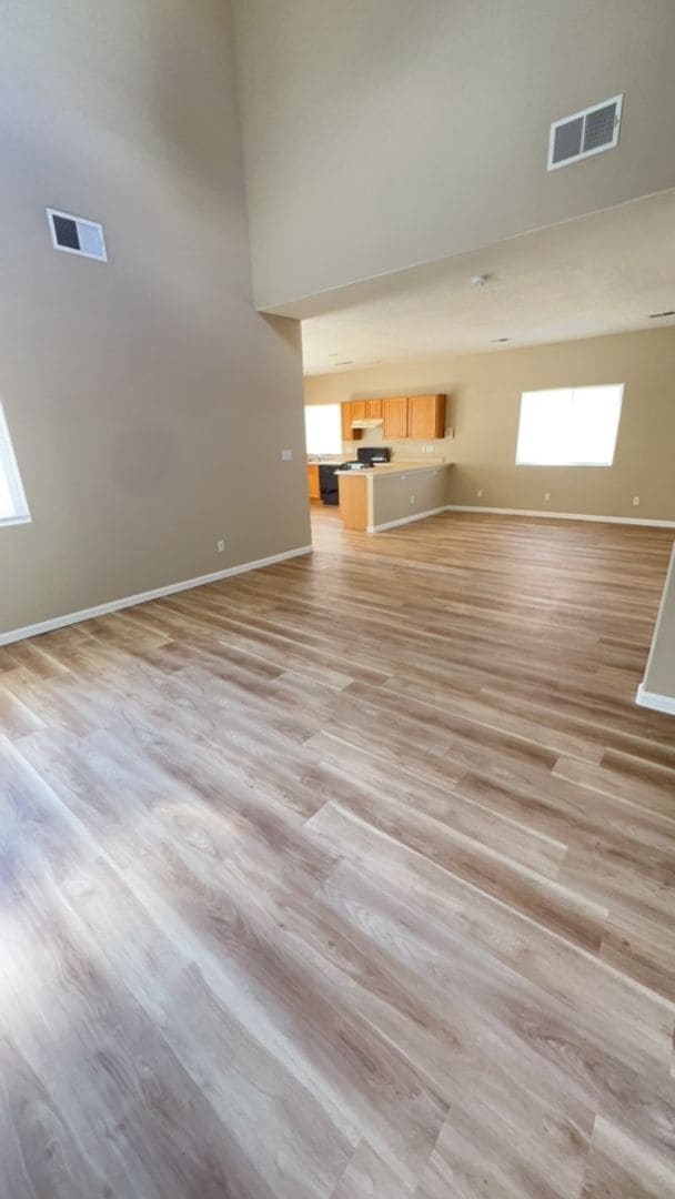 Building Photo - Beautiful 4 Bedroom 2.5 Bath home in the Vista Del Norte Subdivision