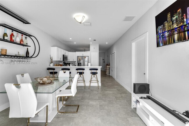 Building Photo - 1515 SW 65th Pl