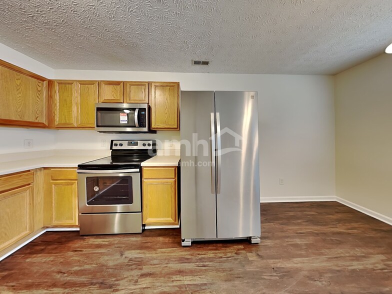 Building Photo - 3104 Forrestal Dr