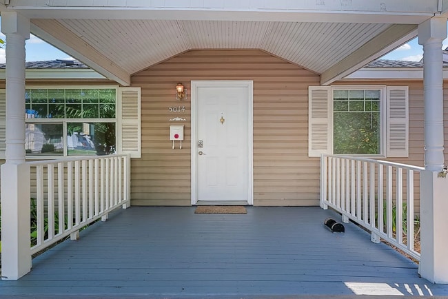Building Photo - Charming 2 Bed, 1 Bath Rancher w/ Garage!