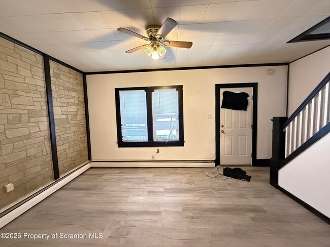 Building Photo - 2140-2140 Pond Ave