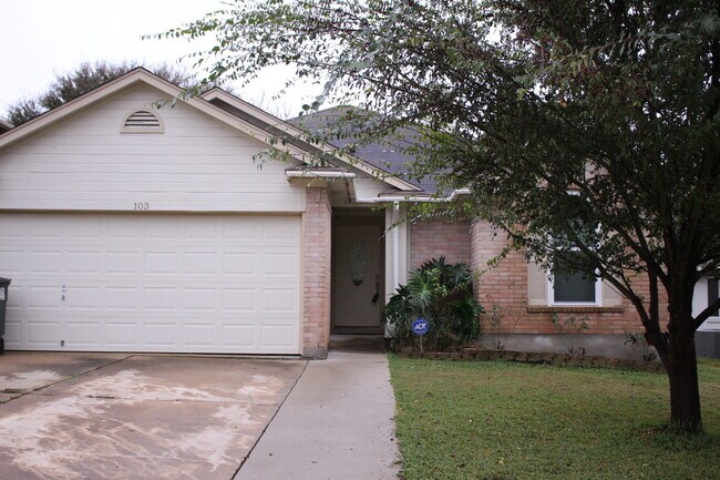 Building Photo - Open Floor Plan - Minutes to the Austin Ai...
