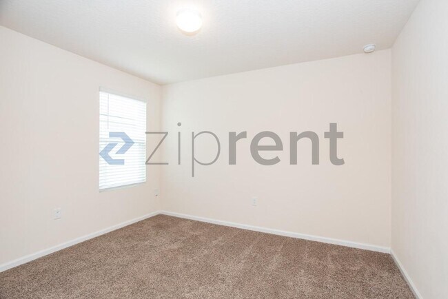 Building Photo - Unit