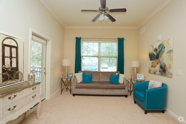 Living Room Area - Hearthside Club at Tucker | Adults 62+