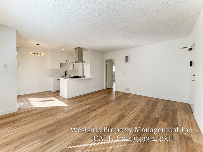 Building Photo - 4051 Mclaughlin Ave