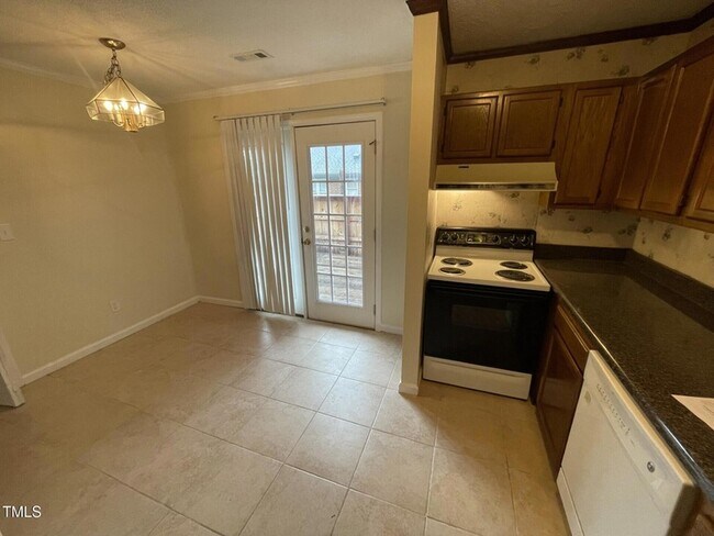 Building Photo - 4701 Brockton Dr