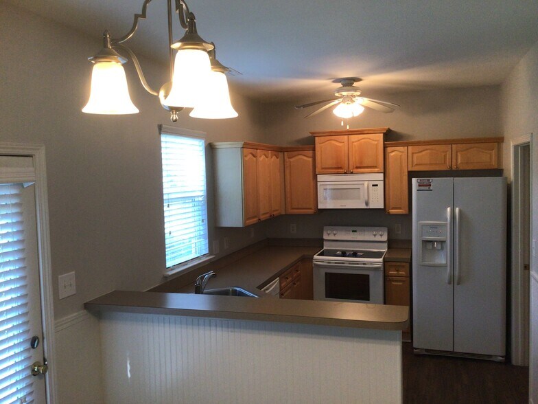 Building Photo - 4003 Semmes Ln