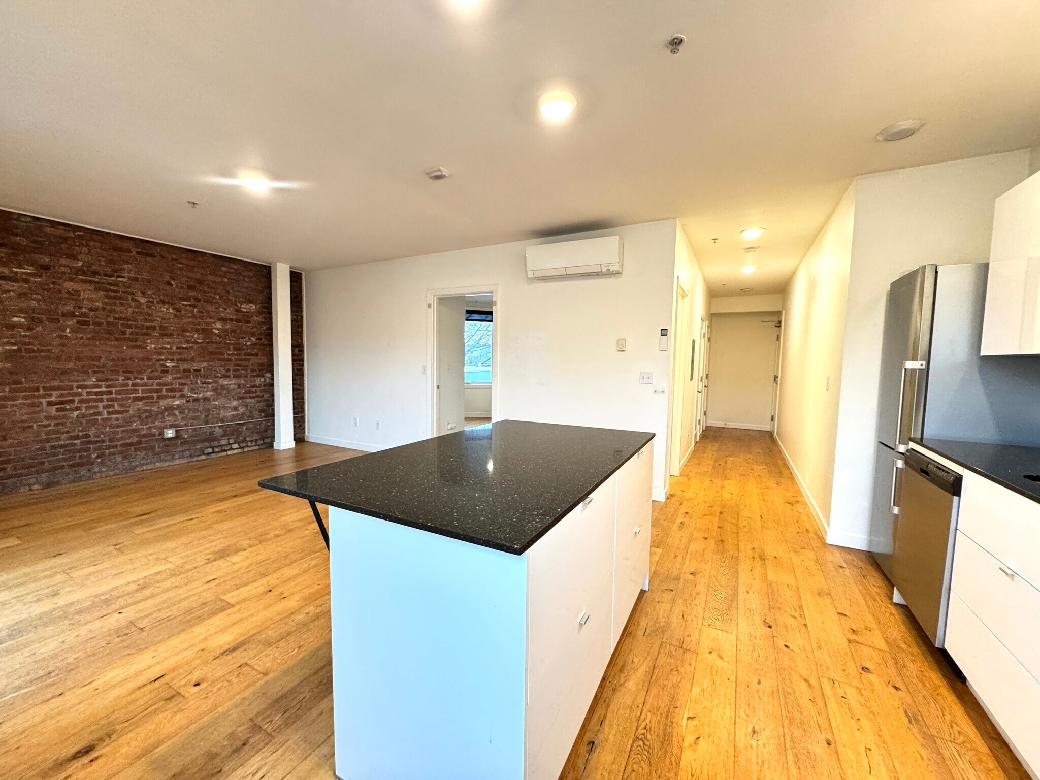 Building Photo - 8803 N Lombard St