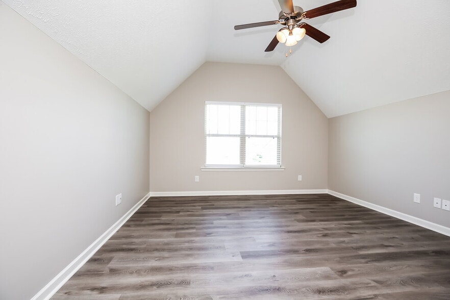 Building Photo - 8003 Lakota Ct